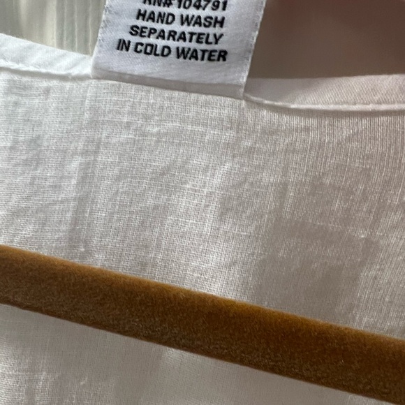 Elegant White V-Neck Maxi Dress - Picture 5 of 5